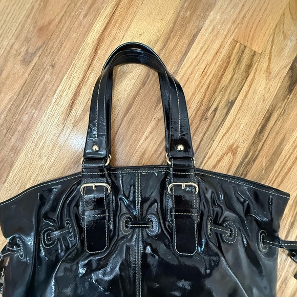 Dooney & Bourke Black Glossy Tote Bag - Picture 4 of 11